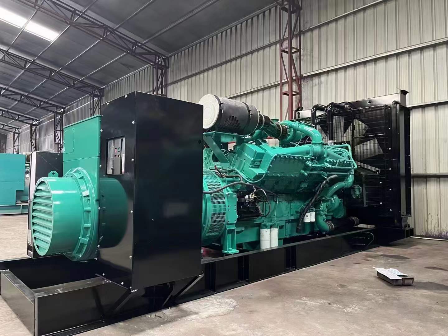磴口如何降低 800kW 柴油发电机输出电流的波动？