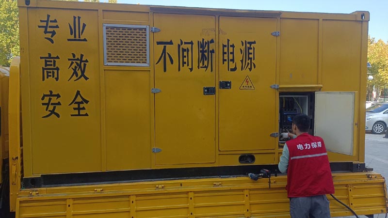 磴口柴油发电机组和UPS电源配合使用时，如何避免切换过程中的电力中断？
