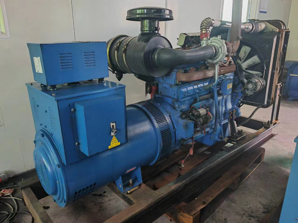 磴口100kW柴油发电机组使用多级机油有哪些优缺点？